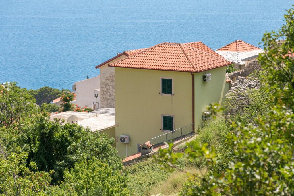 Holiday house with a parking space Igrane, Makarska - 8332 photo 1