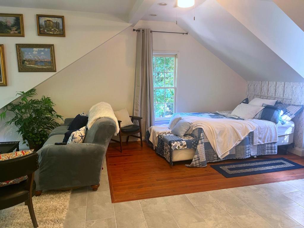 Elegant Guest Studio in Upscale Community image