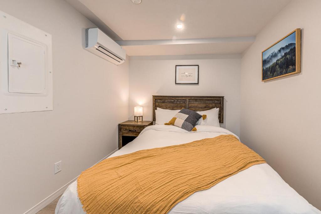 Quebec City 2 Bedroom Treasure photo 3