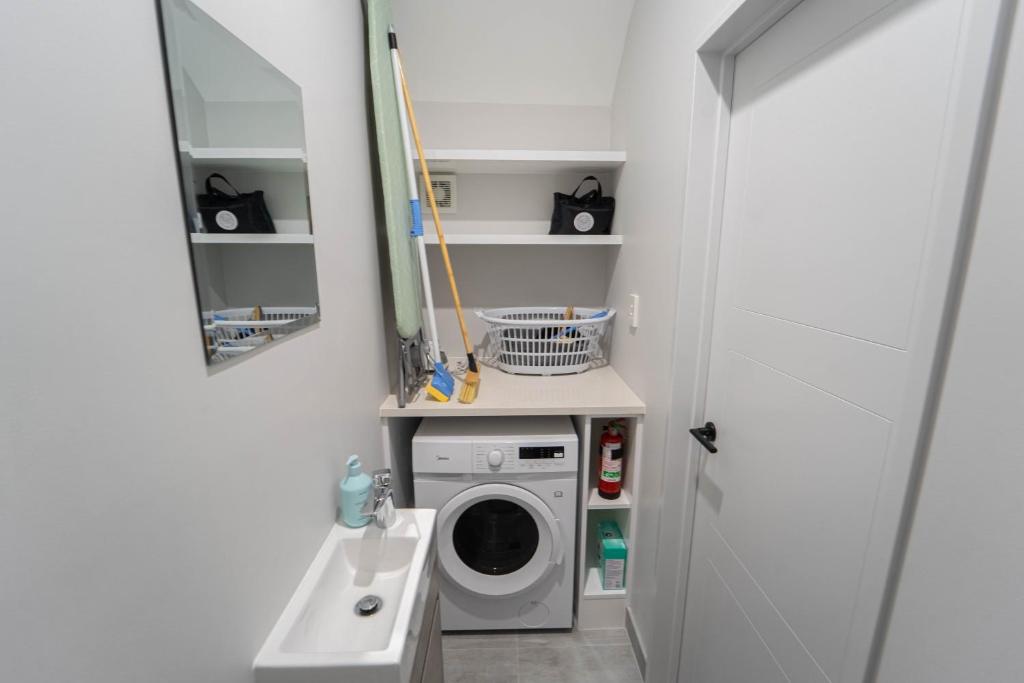 Modern Sunnyhills Town House photo 1