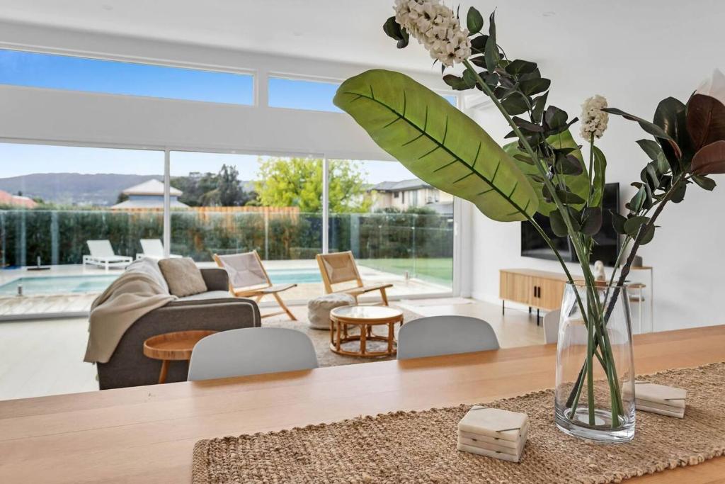 The Family Beachside Escape - HOUSE & GUEST HOUSE photo 1