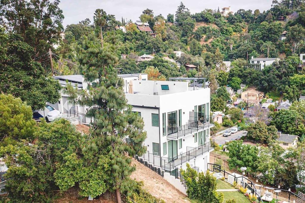 Luxury retreat with rooftop, hot tub & views image