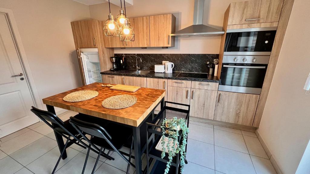 Appartement proche Pairi Daiza 6pers terrasse et jardin photo 1