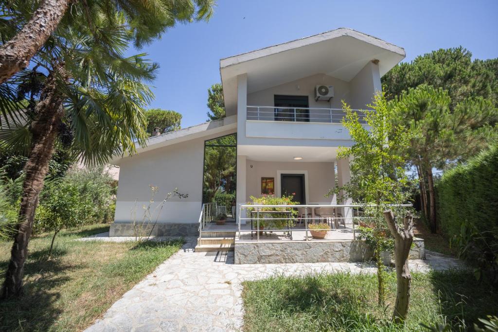 "Blue Bay Villa" at Gjiri Lalzit, Lalzi Bay, Lura 1