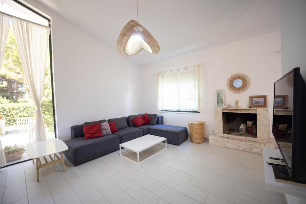 "Blue Bay Villa" at Gjiri Lalzit, Lalzi Bay, Lura 1 photo 4