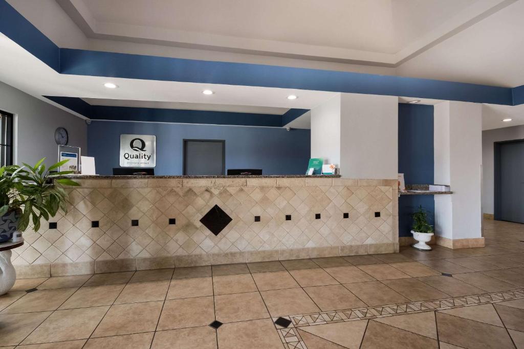 Quality Inn & Suites Oklahoma City North photo 3