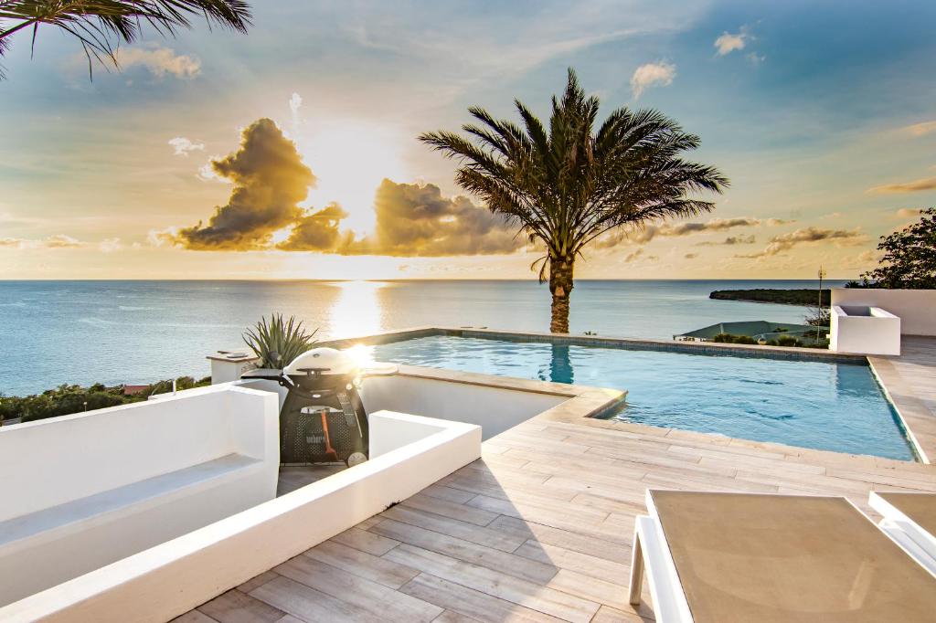 Exclusive 10-Person Seaview Villa in Cas Abou with Private Beach and Pool Bar