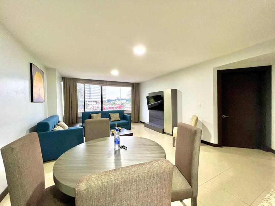 Suite de lujo Hilton colon photo 2