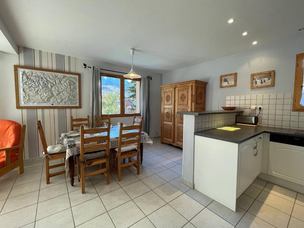 Maison Briançon, 4 pièces, 6 personnes - FR-1-330C-138 photo 2