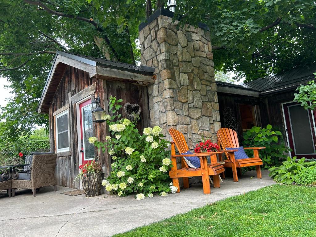Cozy Guest House close to Wasaga Beach & Blue Mtn photo 2