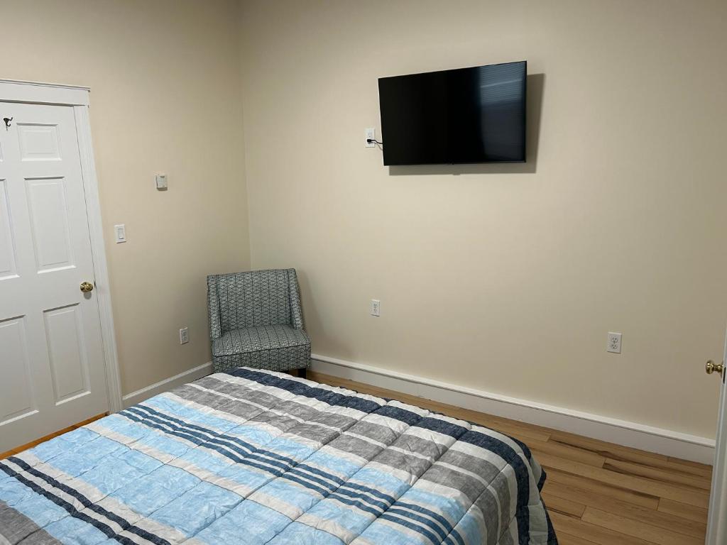 Cozy Boston Apartment photo 2