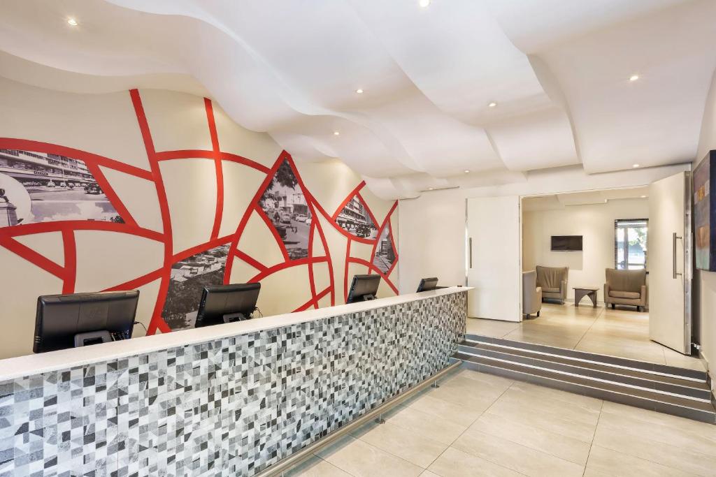 Protea Hotel by Marriott Lusaka Cairo Road photo 2