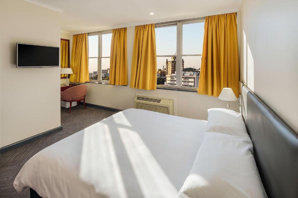 Protea Hotel by Marriott Lusaka Cairo Road photo 4