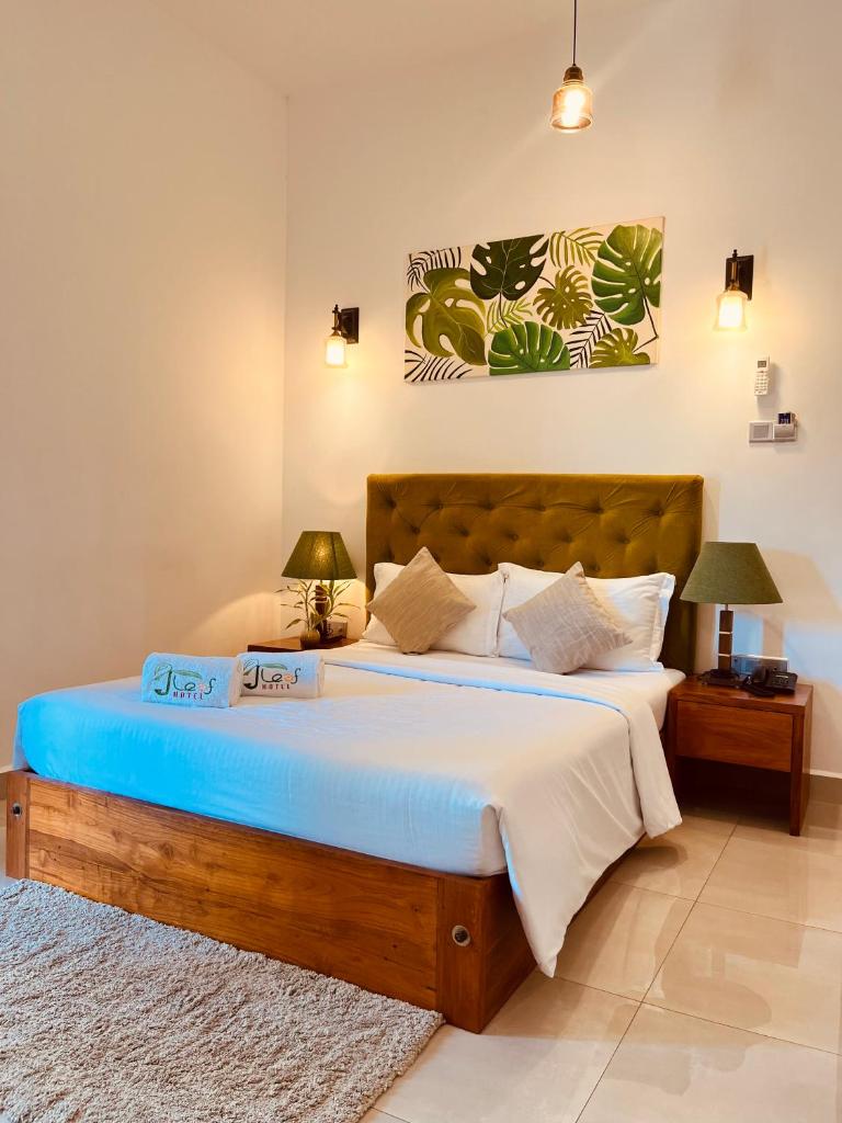 J Leaf Hotel By Blue Bird