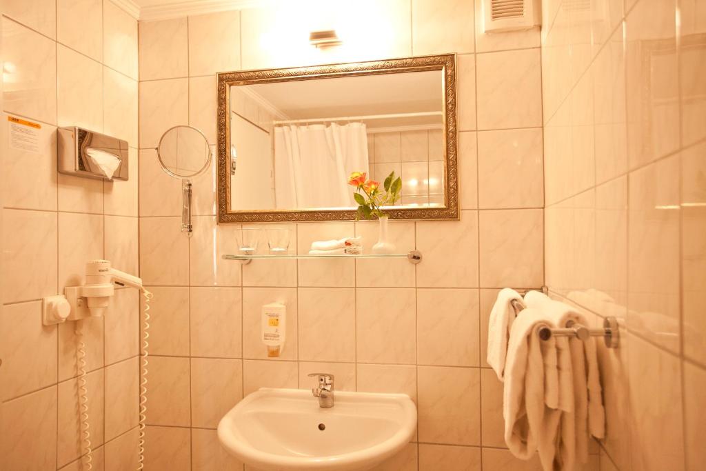 Четырехместный (Четырехместный номер), Kult-Hotel Auberge
