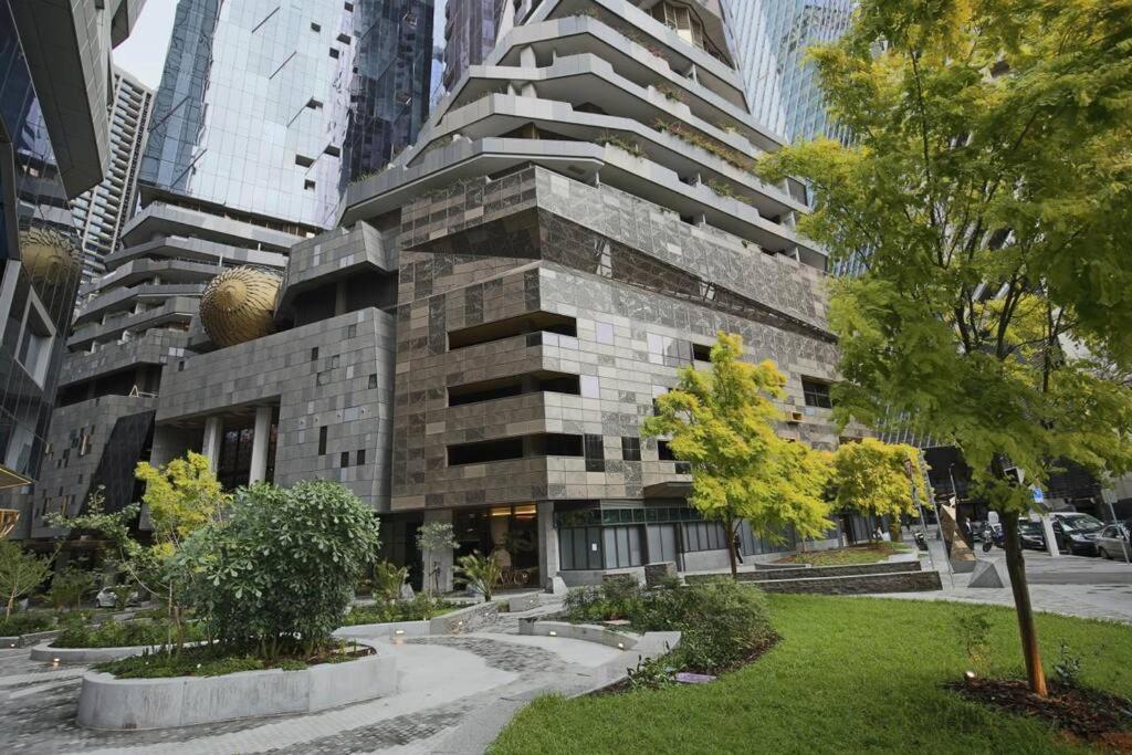 Brand New 2BR Apt at Mel CBD photo 1