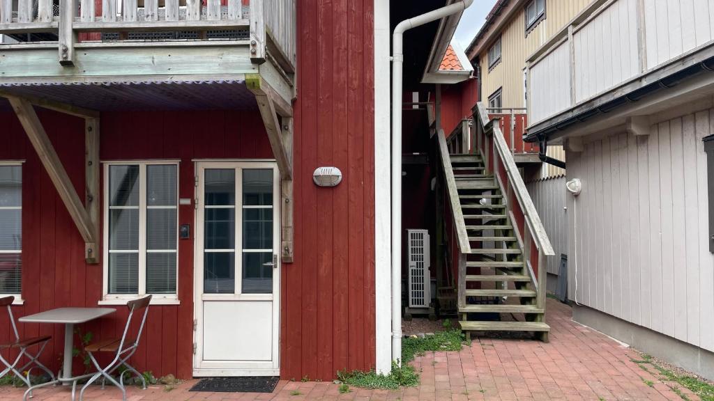 Fin lägenhet med balkong centralt o bra läge photo 2