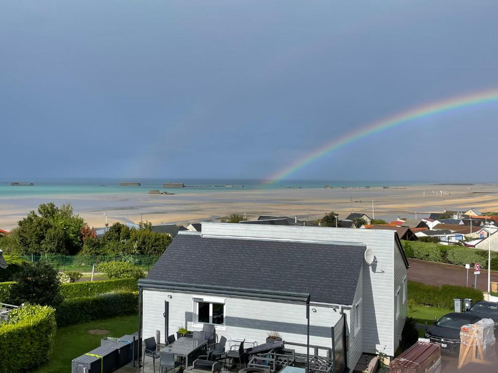 Plage du Débarquement. Maison bord de Mer