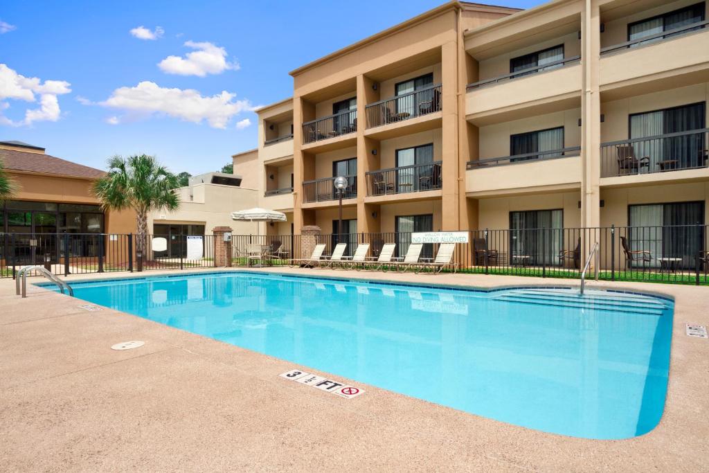 Baymont by Wyndham Columbia Northwest image