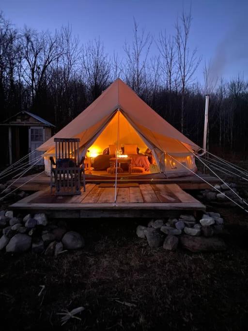 Glamping 4 saisons @ Eco Lodge Bûcheron Bergère photo 2