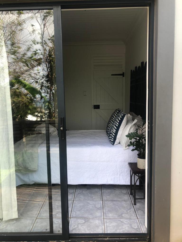 Julia’s Beach cottage photo 1