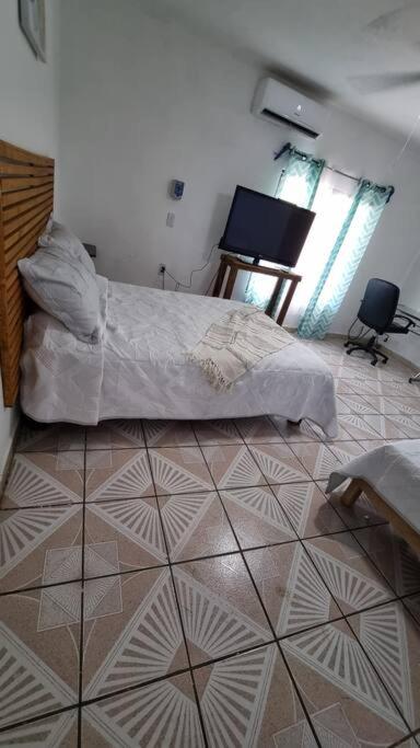 Casa cómoda con alberca pequeña y estacionamiento photo 3
