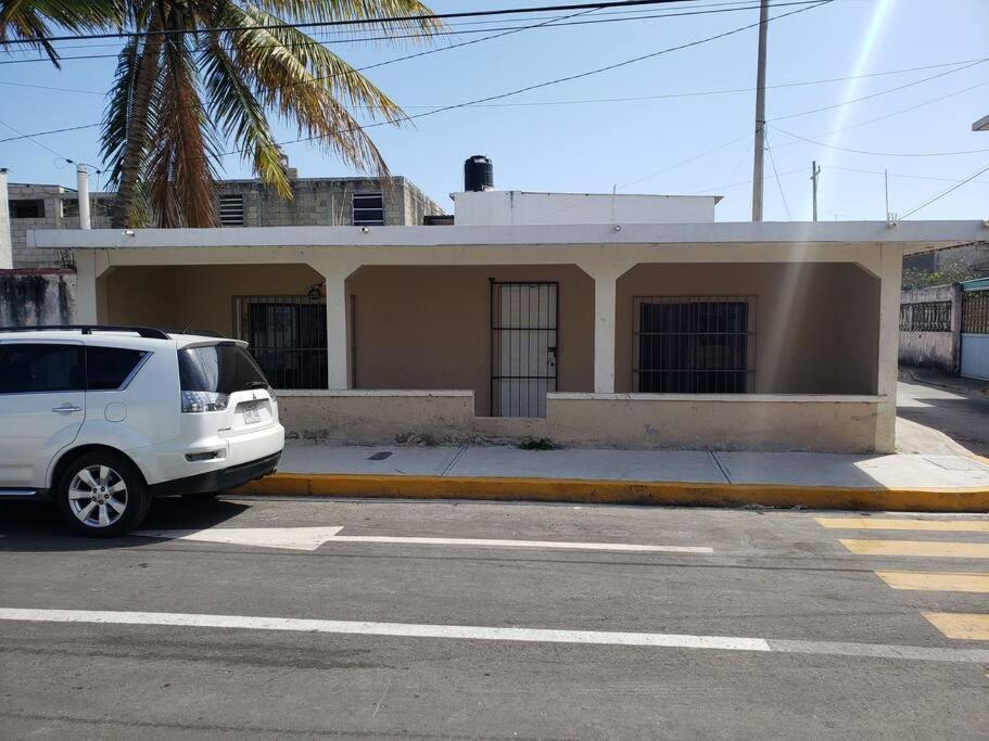 Casa cómoda con alberca pequeña y estacionamiento photo 4