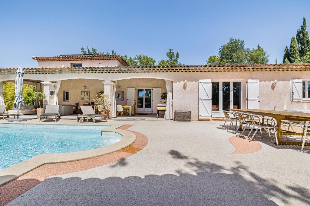 Villa145m2 et 2 autres Appartements 50m2, Appart 60m2, idéale grande famille, groupe amis,salle fitness, Jardin, proche Cannes, Grasse, Antibes, photo 3