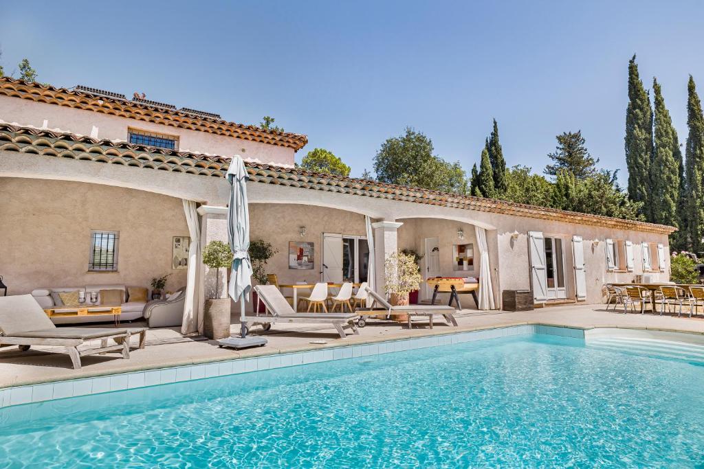Villa145m2 et 2 autres Appartements 50m2, Appart 60m2, idéale grande famille, groupe amis,salle fitness, Jardin, proche Cannes, Grasse, Antibes, photo 1
