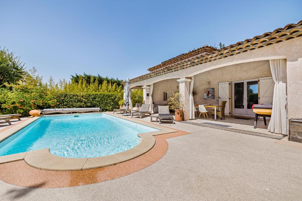 Villa145m2 et 2 autres Appartements 50m2, Appart 60m2, idéale grande famille, groupe amis,salle fitness, Jardin, proche Cannes, Grasse, Antibes, photo 4