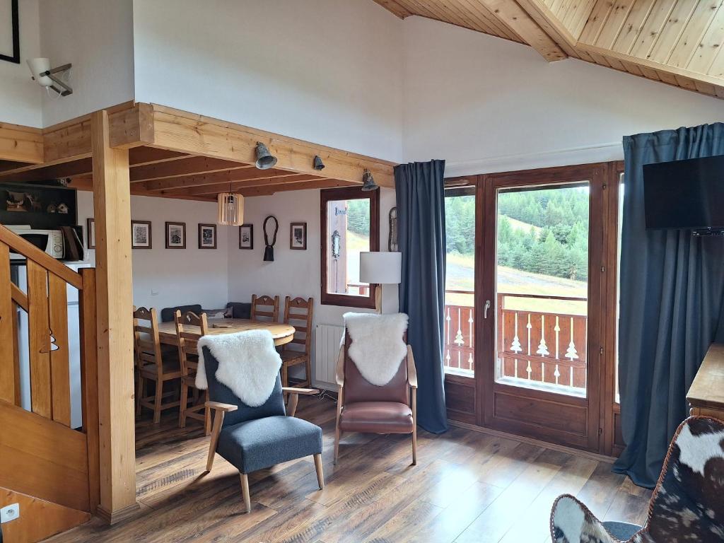 EDEN des CIMES Appartement duplex F4 skis aux pieds photo 3