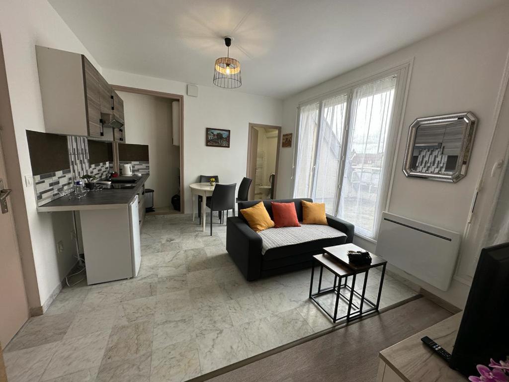 Spacious flat close to the railway station photo 2
