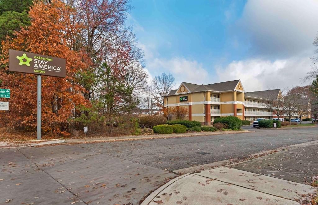 Extended Stay America Select Suites - Newport News - Oyster Point photo 1