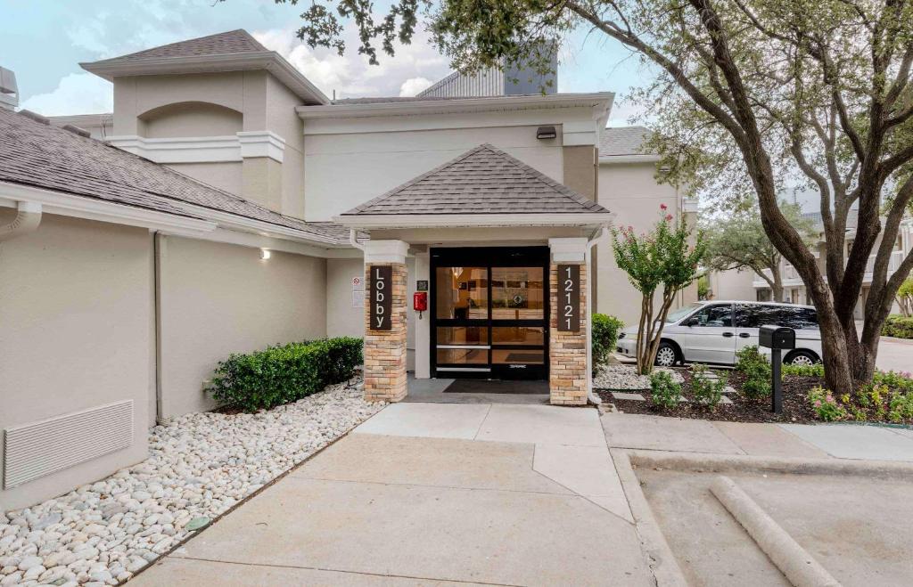 Extended Stay America Suites - Dallas - Coit Road photo 2