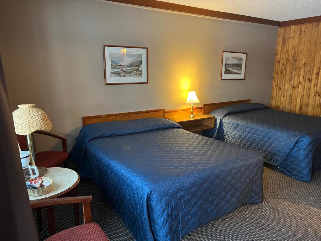 Glacier View Inn photo 2