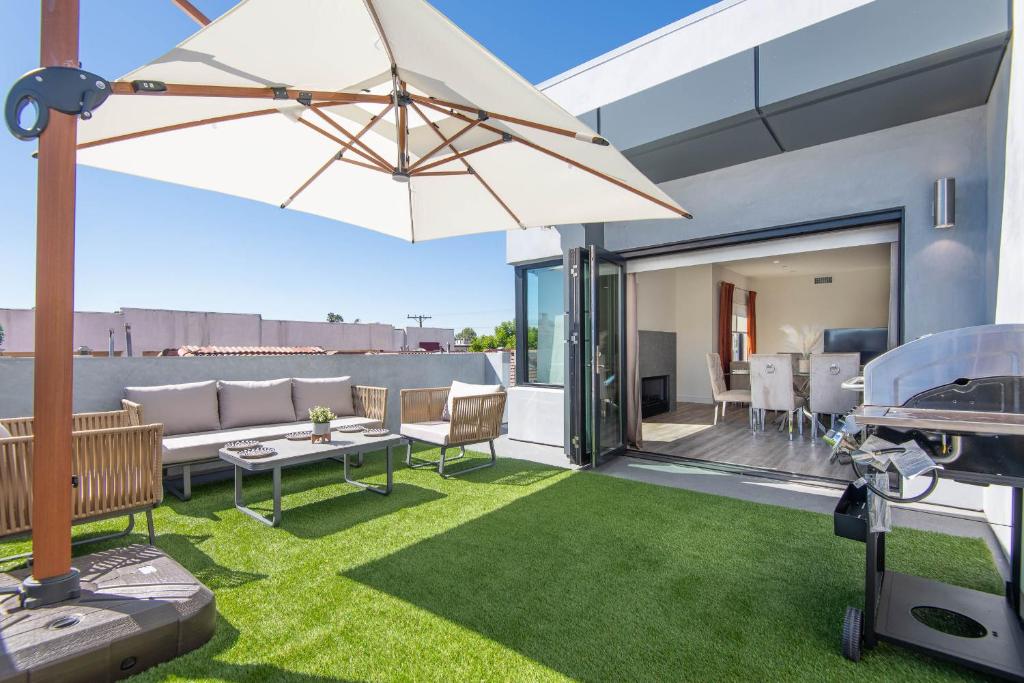 Regency Modern Apartments Image