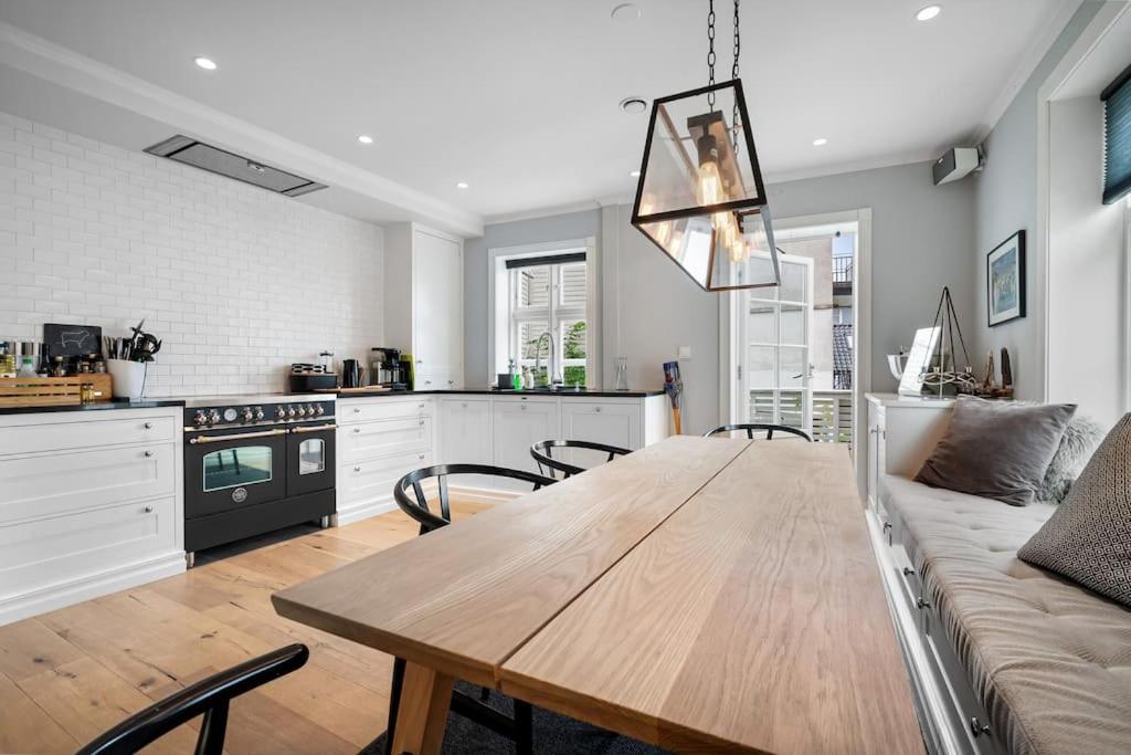 Beautiful townhouse super Central in Bergen - 4 bedrooms 8 guests
