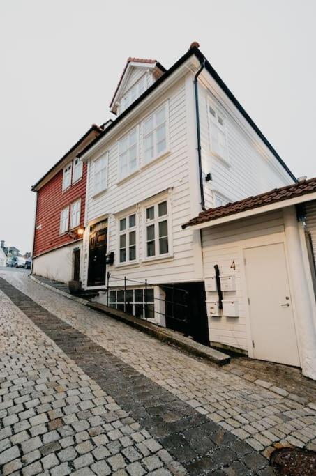 Beautiful townhouse super Central in Bergen - 4 bedrooms 8 guests photo 2