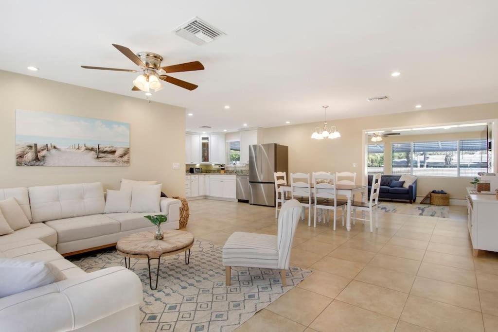 3 Bed 2 Bath - North Palm Beach image