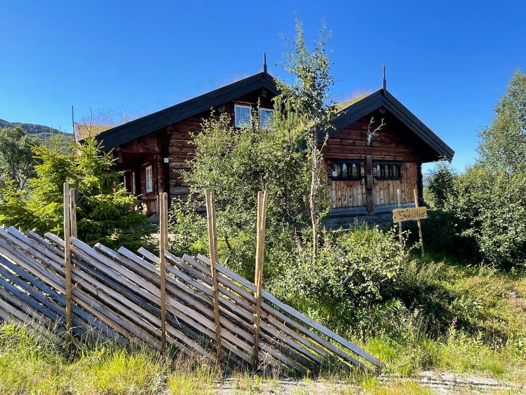 Solsetra - Mountain Majesty Family Log Cabin photo 1