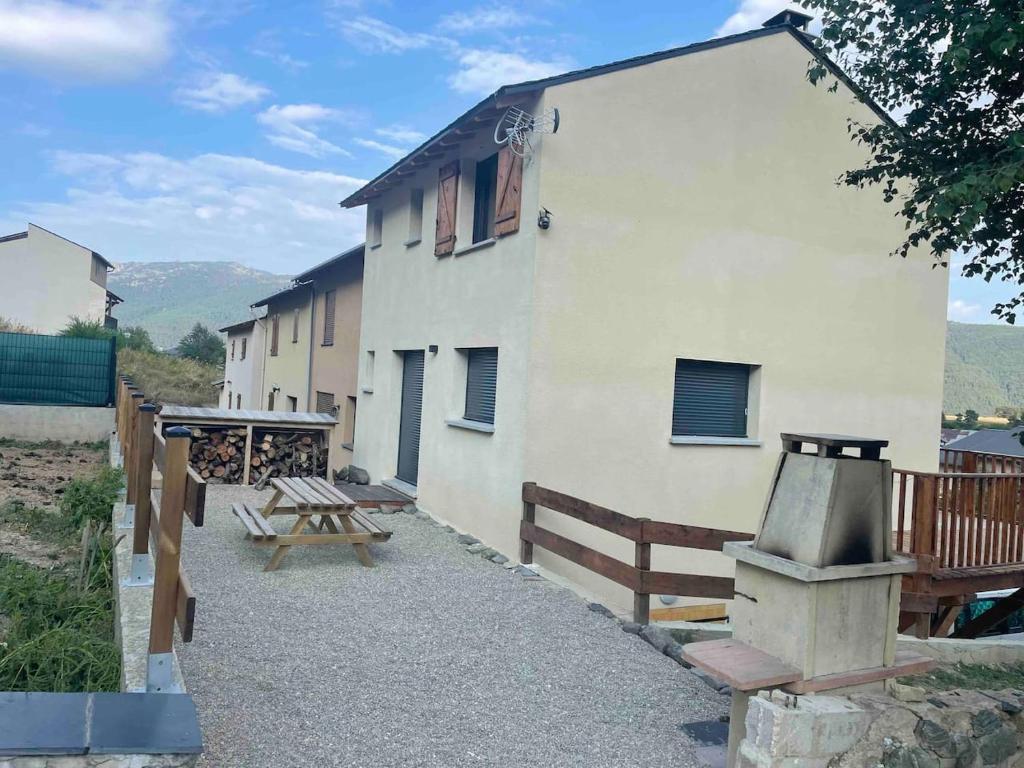 Chalet à formiguères de type 4 terrasse photo 4