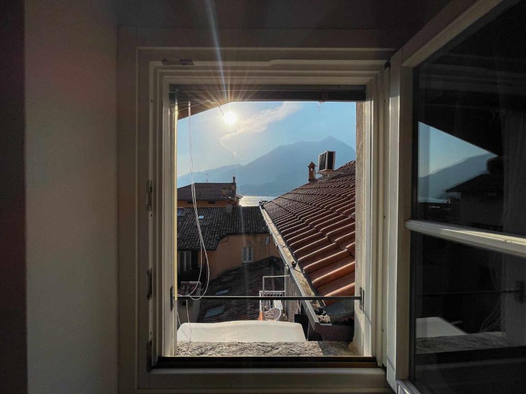 Plinio, center town apartment - Tap to explore photos