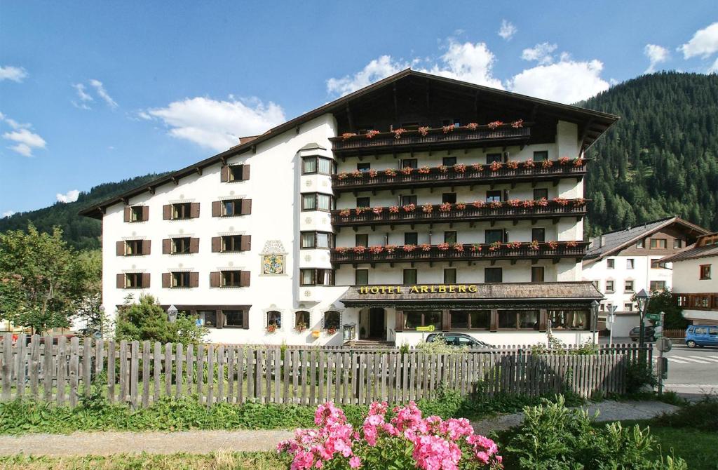 Heart Hotel Arlberg - Tap to explore photos