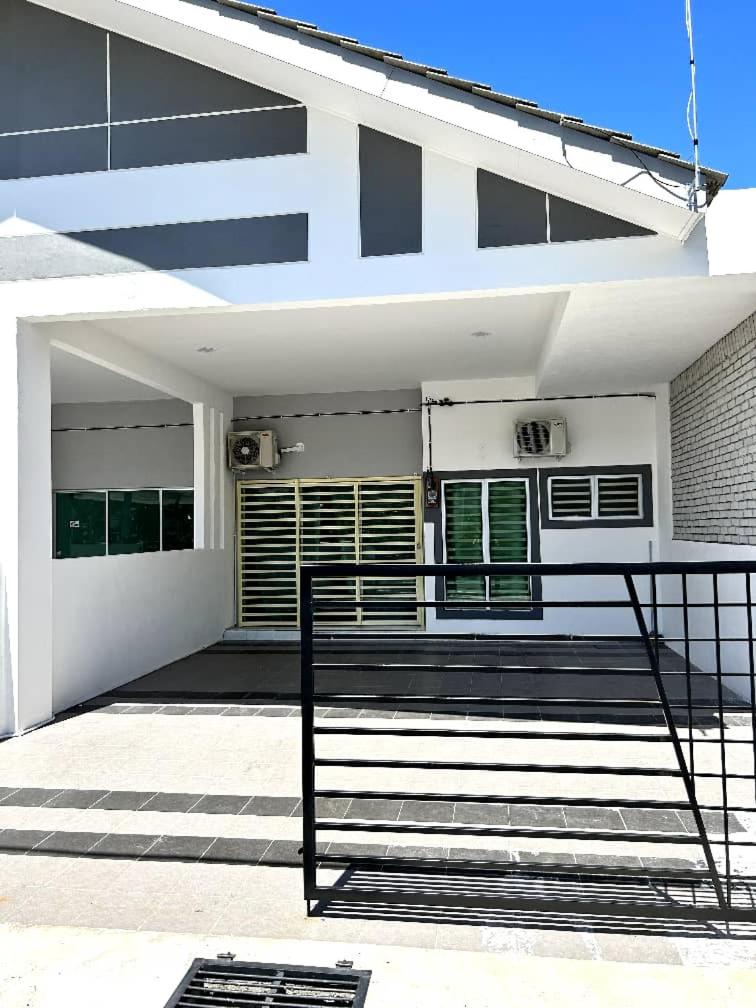 Zh homestay teluk batik photo 1