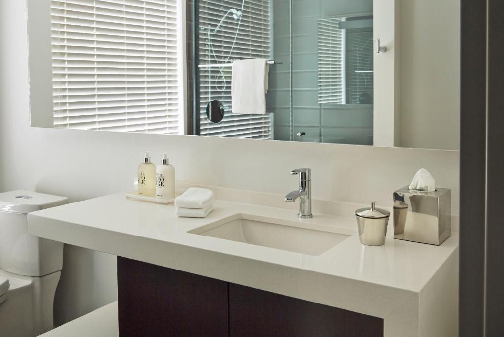 Hotel Zetta San Francisco Room Type - King Room
