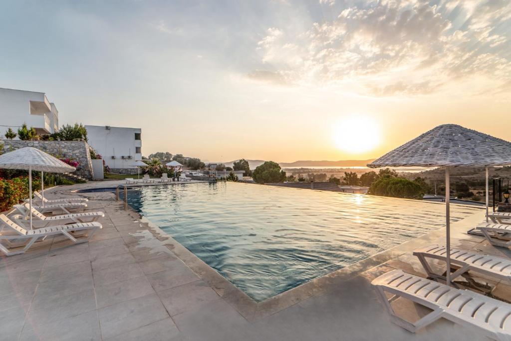 Vacation Flat w Pool Garden in Bodrum photo 2