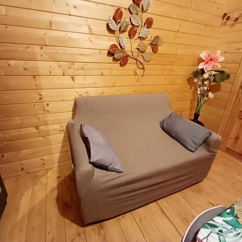 Chalet d'une chambre avec terrasse amenagee et wifi a L'Etang Sale photo 4
