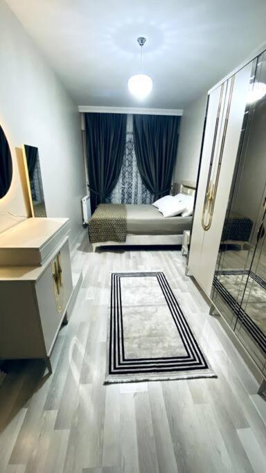 2+1 Luxury Flat , 5 beds , near all services photo 1