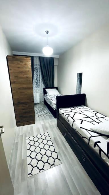 2+1 Luxury Flat , 5 beds , near all services photo 4