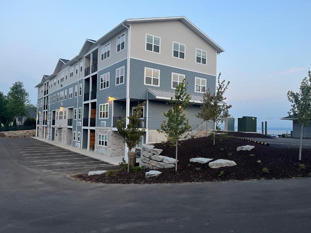 Luckys Lodge image